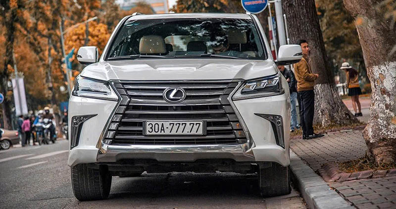 Xe Biển Số Trắng Có Được Chạy Dịch Vụ Không? có bị phạt?