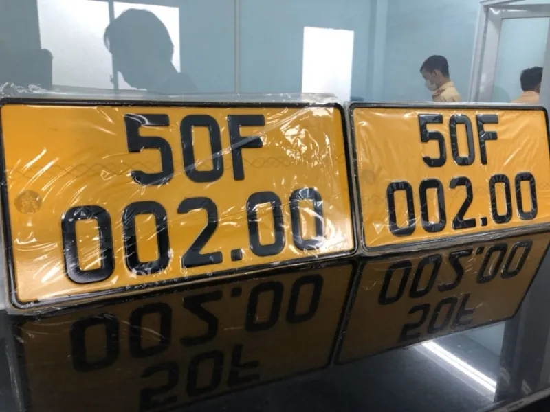 Phí đổi biển số vàng sang trắng